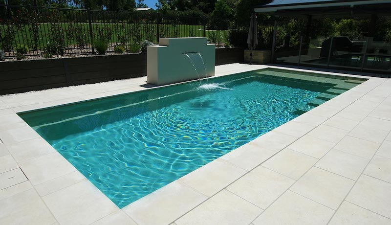 piscine coque Leisure Pools Elite en couleur Diamond Sand